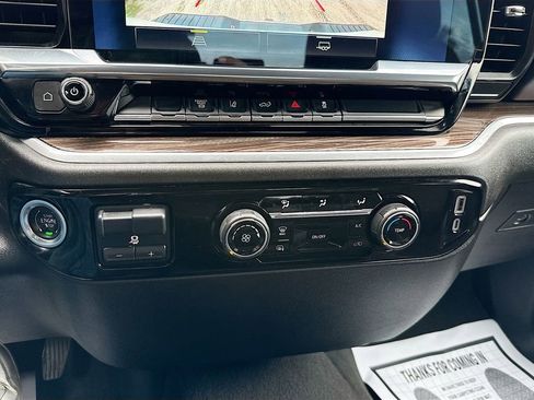 Used 2024 Chevrolet Silverado 3500 LT image 17