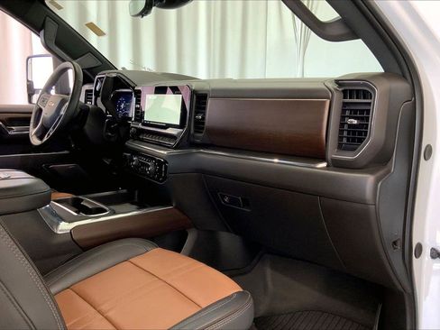 Used 2024 Chevrolet Silverado 2500 High Country w/ High Country Premium Package image 28