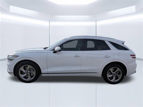 Used 2026 Genesis GV70 2.5T Select image 7