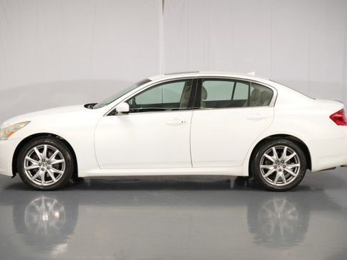 Used 2009 INFINITI G37 x Sedan w/ Premium Pkg AWD/4WD image 2