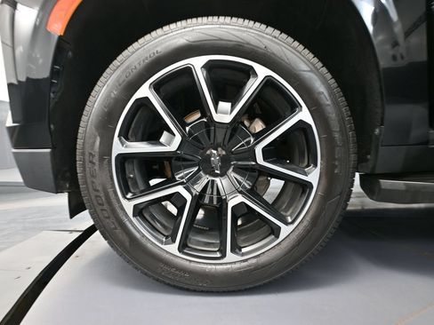 Used 2023 Chevrolet Suburban RST AWD/4WD image 13