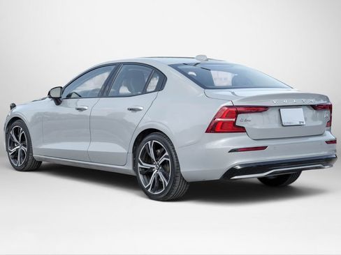 Used 2024 Volvo S60 B5 Core FWD image 8