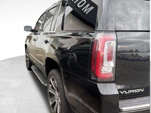 Used 2017 GMC Yukon Denali w/ Open Road Package AWD/4WD image 10