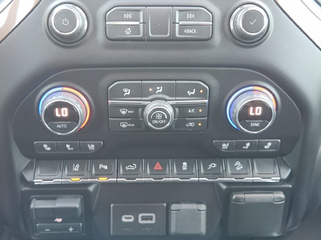 Used 2020 Chevrolet Silverado 2500 High Country w/ Technology Package AWD/4WD image 19