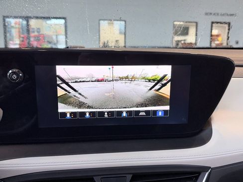 Used 2024 Buick Encore GX Avenir w/ Avenir Technology Package image 16