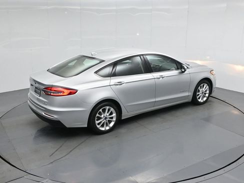 Certified 2019 Ford Fusion SE FWD image 39
