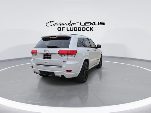 Used 2019 Jeep Grand Cherokee Overland AWD/4WD image 8