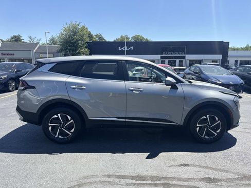 Used 2023 Kia Sportage LX AWD/4WD image 9