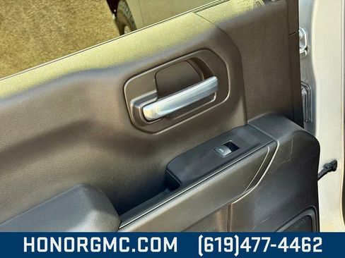 Used 2021 Chevrolet Silverado 1500 LT image 20