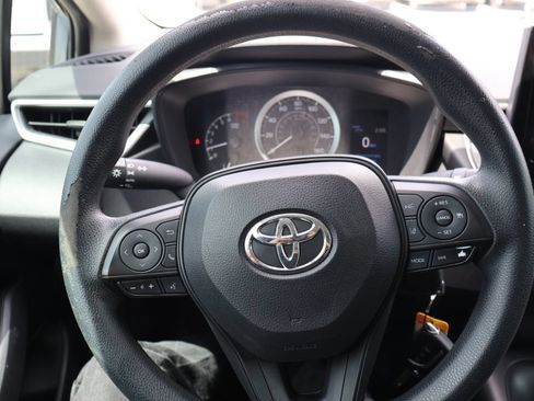 Used 2022 Toyota Corolla LE FWD image 13