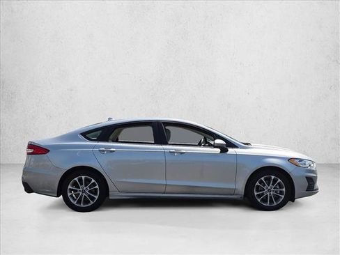 Used 2020 Ford Fusion SE FWD image 4