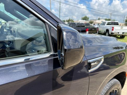 Used 2023 GMC Yukon XL SLT RWD image 17