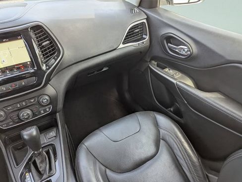Used 2019 Jeep Cherokee Limited w/ Technology Group FWD image 23