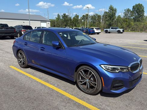 Used 2019 BMW 330i xDrive Sedan w/ M Sport Package AWD/4WD image 6