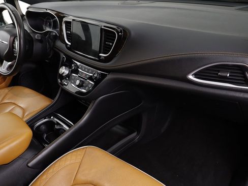 Used 2021 Chrysler Pacifica Pinnacle image 22