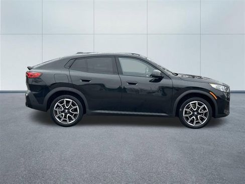 Used 2026 BMW X2 xDrive28i image 4