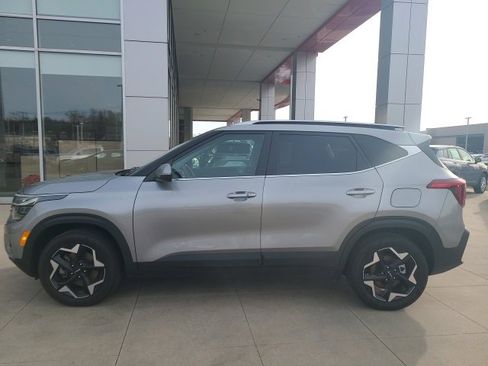 Used 2024 Kia Seltos EX image 4