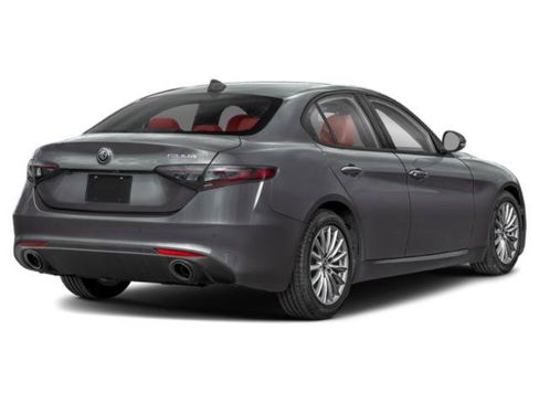 Used 2024 Alfa Romeo Giulia Veloce RWD image 5