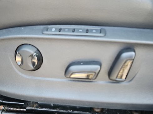 Used 2018 Volkswagen Passat 2.0T SEL Premium image 25