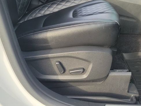 Used 2023 Ford Edge Titanium AWD/4WD image 7