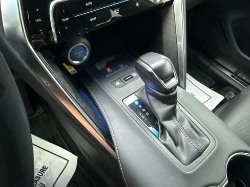 Used 2021 Toyota Venza XLE w/ Softex Package AWD/4WD image 40