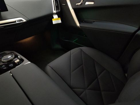 New 2026 BMW iX xDrive45 w/ Premium Package image 25