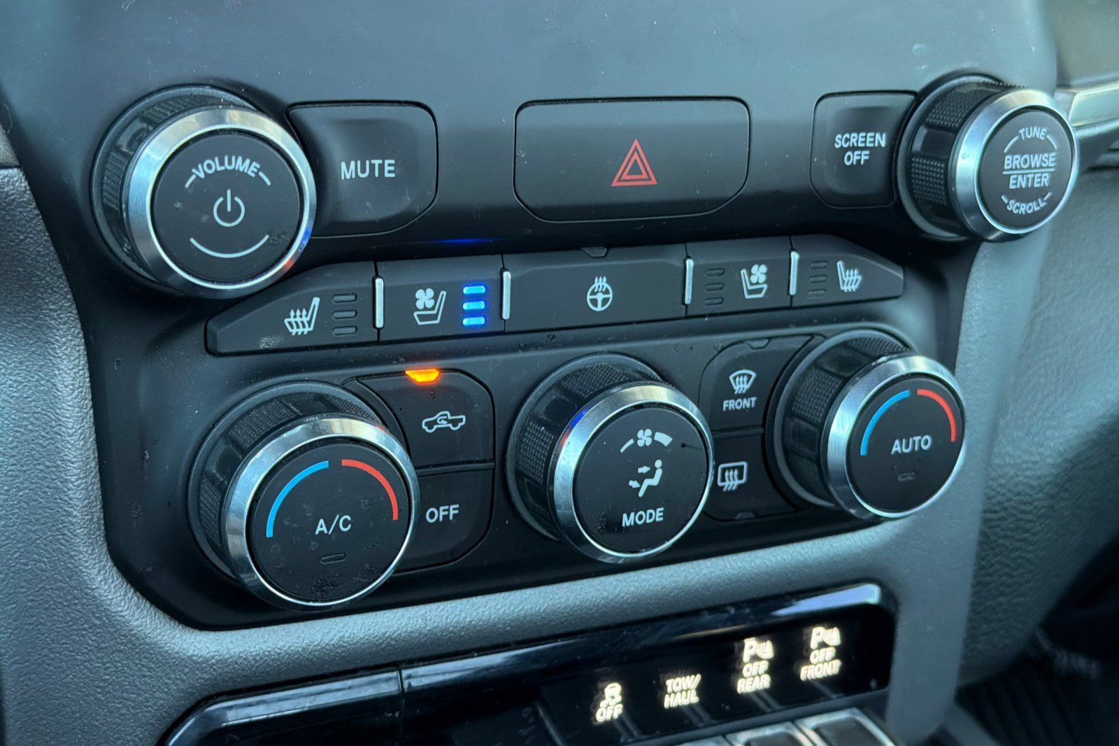 Used 2020 RAM 1500 Sport w/ Night Edition AWD/4WD image 18