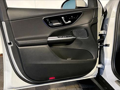 New 2026 Mercedes-Benz GLC 300 4MATIC image 11