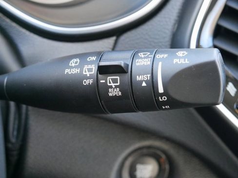 Used 2021 Jeep Cherokee Limited image 26