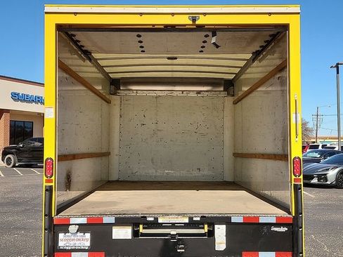 Used 2021 GMC Savana 3500 Extended w/ Power Convenience Package image 9