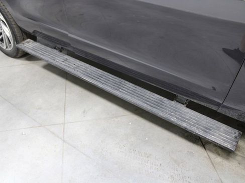 Used 2025 Lincoln Navigator Reserve image 13