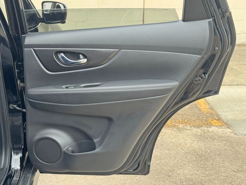 Used 2019 Nissan Rogue SV w/ Premium Package FWD image 40