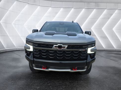 Used 2023 Chevrolet Silverado 1500 ZR2 w/ Technology Package image 2