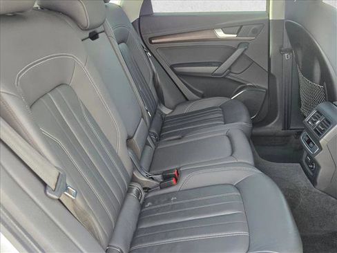 Used 2021 Audi Q5 Premium w/ Convenience Package image 20