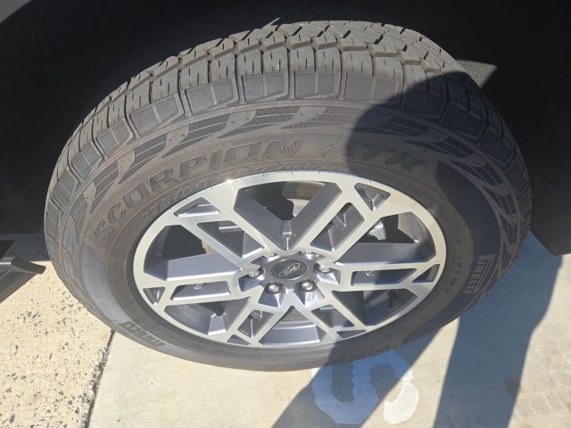 Used 2025 Ford Expedition Active AWD/4WD image 28