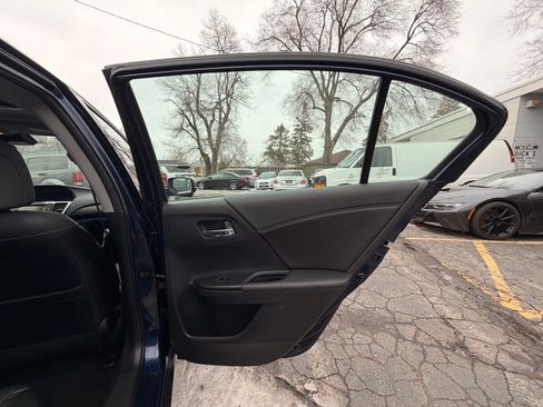 Used 2015 Honda Accord EX-L image 25