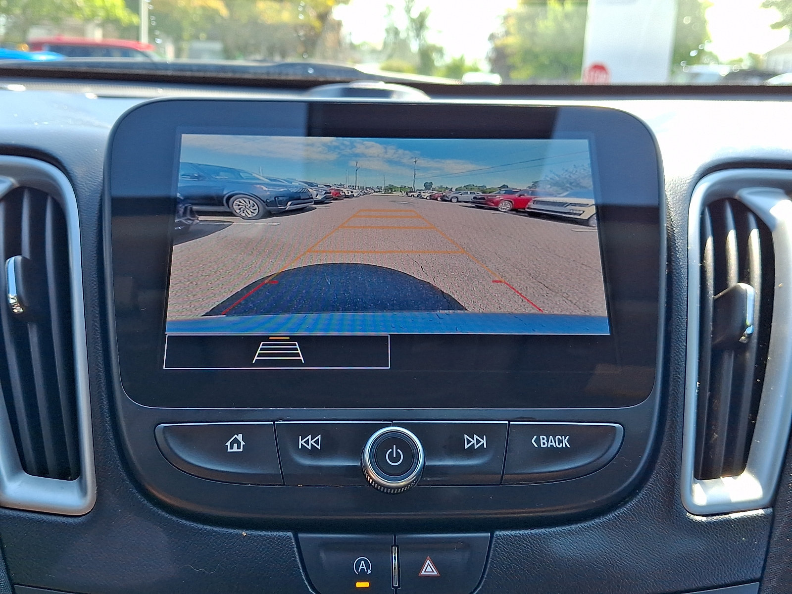 Used 2025 Chevrolet Malibu LT FWD image 17