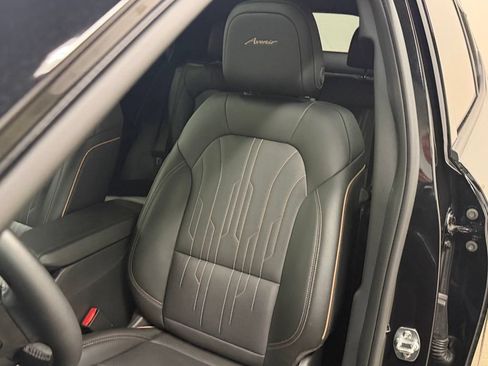 Certified 2025 Buick Envista Avenir FWD image 43