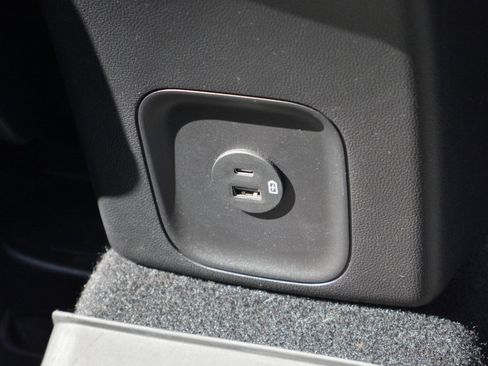 Used 2022 Ford Escape SE w/ SE Sport Appearance Package image 29