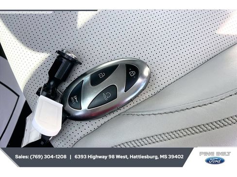 Used 2025 Hyundai Santa Fe Calligraphy FWD image 9