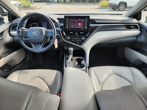 Used 2024 Toyota Camry SE FWD image 8