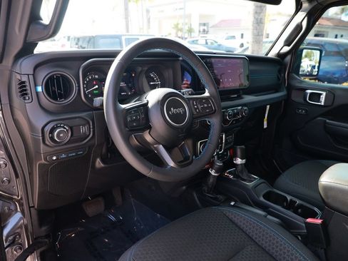 Used 2024 Jeep Wrangler Unlimited Rubicon 4xe w/ Technology Group AWD/4WD image 16
