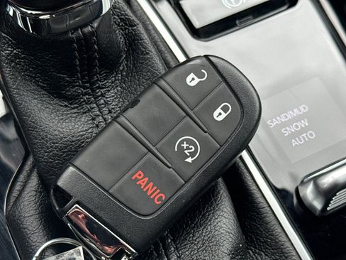 Used 2025 Jeep Compass Limited AWD/4WD image 33