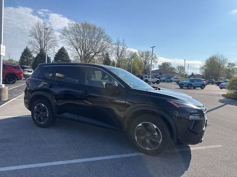 Used 2025 Nissan Rogue SV image 19