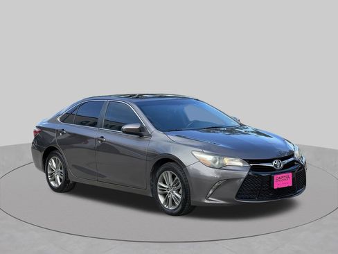 Used 2015 Toyota Camry SE w/ Moonroof Package FWD image 8