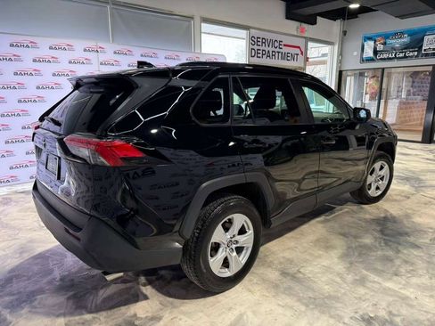 Used 2021 Toyota RAV4 LE image 7