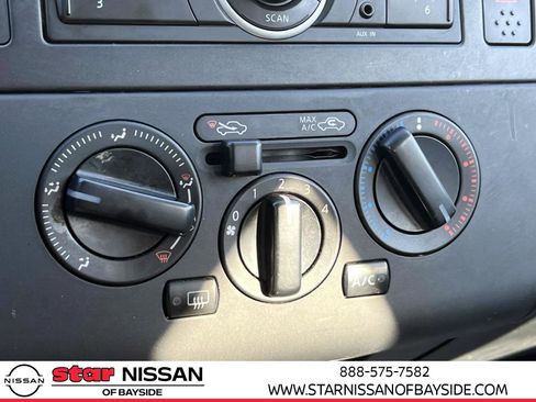 Used 2011 Nissan Versa 1.8 S image 25