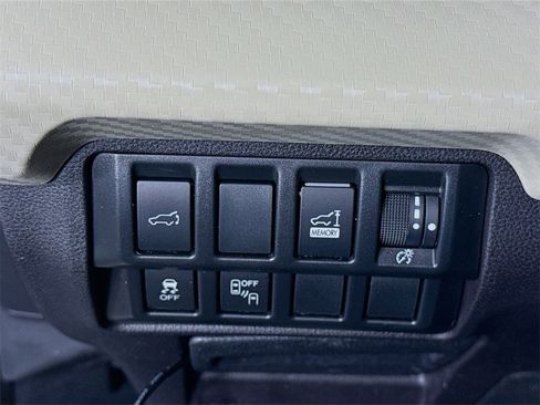 Used 2019 Subaru Ascent Premium image 19