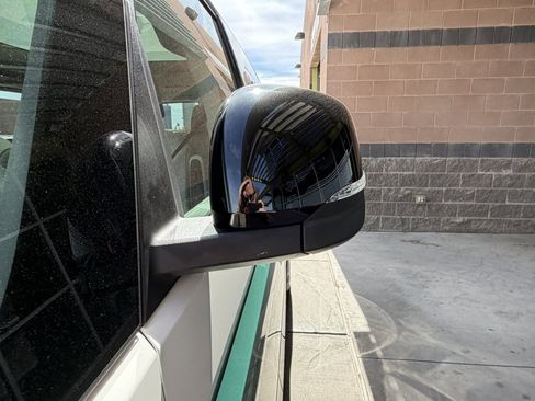 Used 2025 Volkswagen ID. Buzz 1st Edition image 12