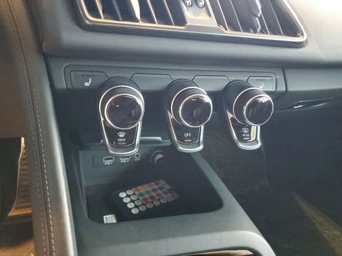 Used 2018 Audi R8 V10 RWD image 16
